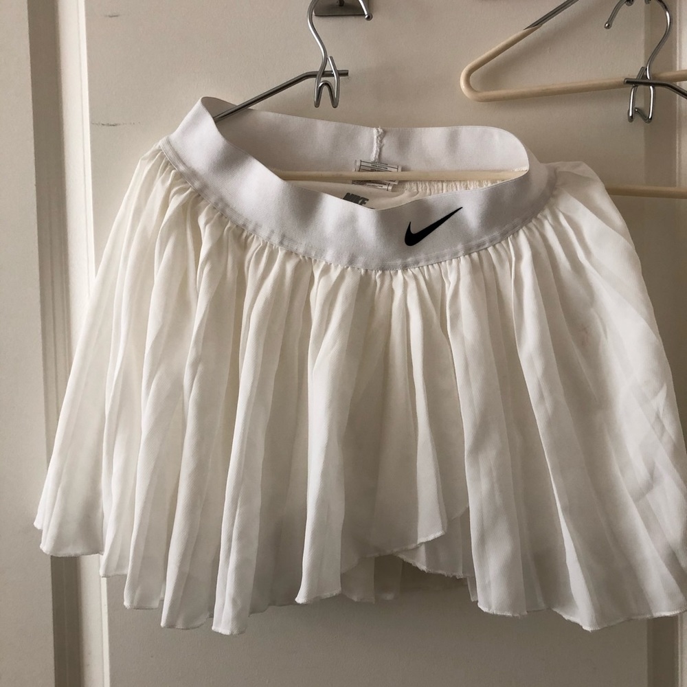 Brand new Nike short mini skirts in white
